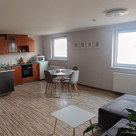 Apartman S Vyhladom Na Bojnicky Zamok Bajmóc Kültér fotó