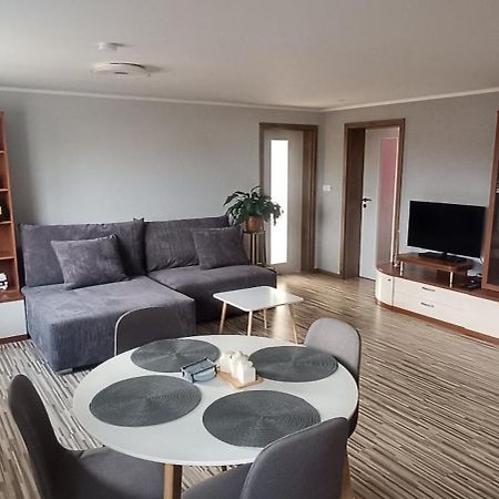 Apartman S Vyhladom Na Bojnicky Zamok Bajmóc Kültér fotó