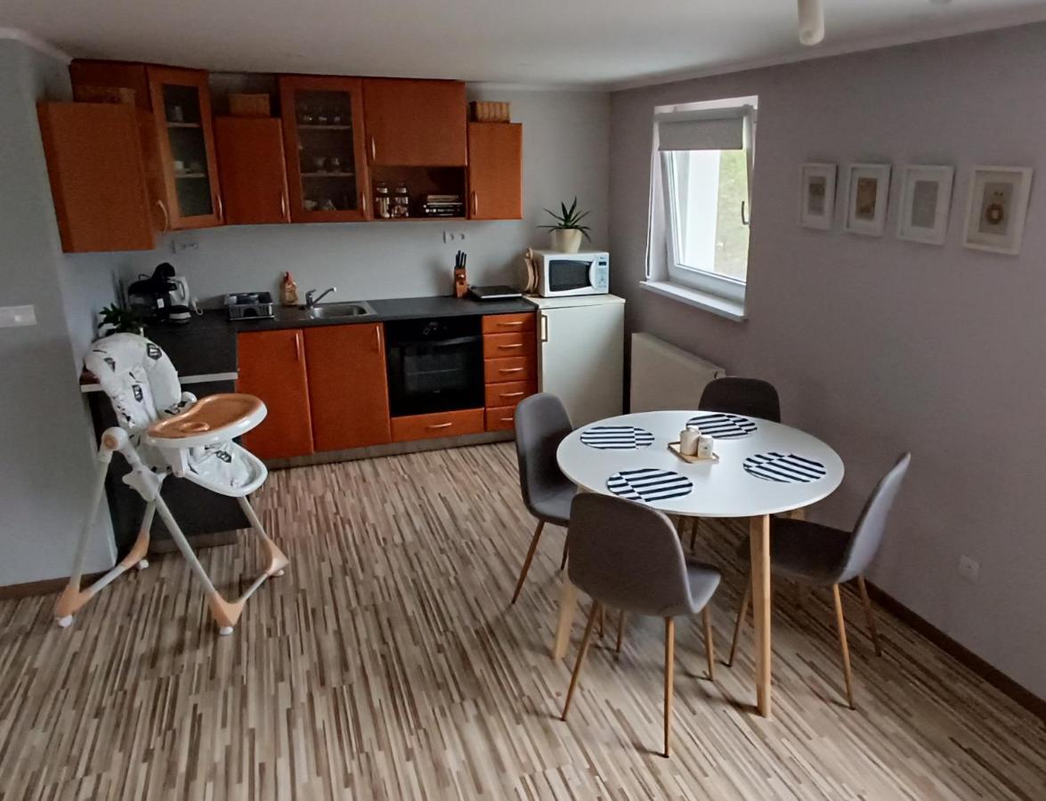 Apartman S Vyhladom Na Bojnicky Zamok Bajmóc Kültér fotó